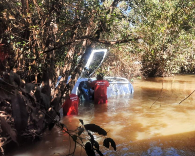 Carro cai de ponte e duas pessoas morrem na MT-241, em Denise