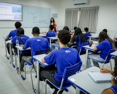 Governo de MT implanta mais 25 escolas cvico militares aps consulta com pais e estudantes