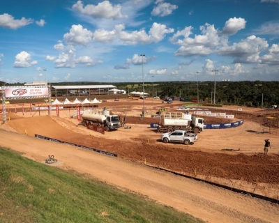 Parceria entre Secel e Semob garante linha especial de nibus para Campeonato de Motocross no Parque Novo Mato Grosso