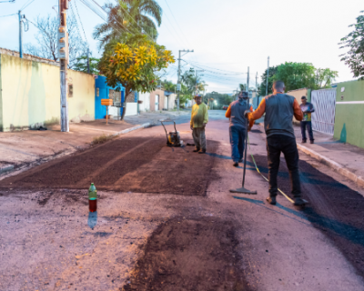 Mais 14 bairros recebem servios de tapa-buraco em Cuiab