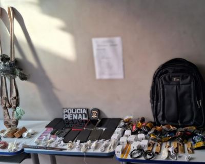 Pol�cia Penal impede entrada de pacotes com 14 celulares e drogas em unidade prisional feminina