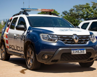 Homem agride esposa com socos e amea�a mat�-la com faca em Aren�polis