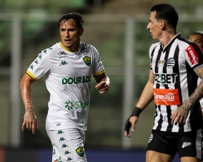 Fora de casa, Cuiab supera o Athletic e conquista vitria na Srie B  
