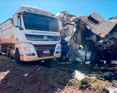Coliso entre caminhes deixa uma vtima fatal entre as rodovias MT-010 e MT-249, em Diamantino