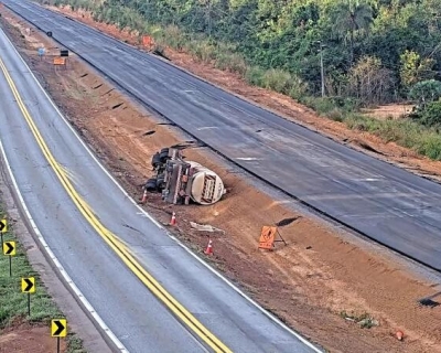 Acidente com carreta de etanol interdita BR-163 entre Nova Mutum e Cuiab