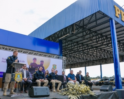 PRF inaugura Delegacia em Barra do Gar�as e refor�a policiamento com novas viaturas