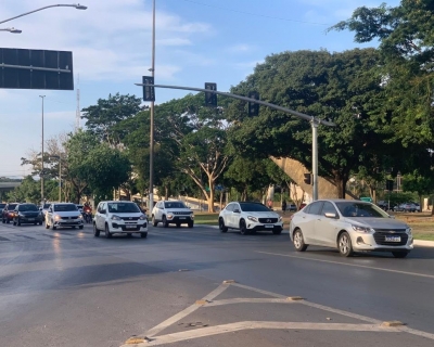 Licenciamento de ve�culos com placa final 6 deve ser pago at� 30 de junho