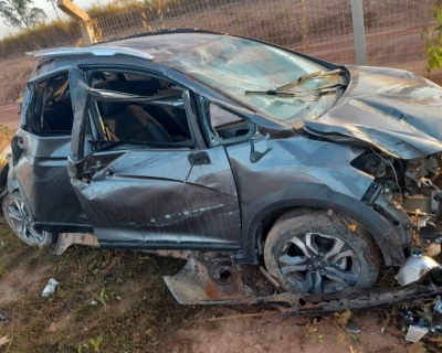 Veculo capota em vicinal de Alta Floresta e motorista  socorrido com ferimento no rosto