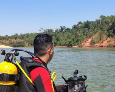 Bombeiros intensificam buscas por idoso desaparecido no rio Teles Pires, em Carlinda