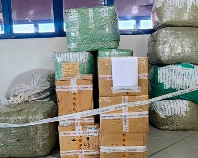 Sefaz apreende mercadorias irregulares escondidas em carga de bobinas de ao