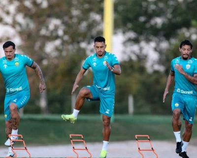 Elenco do Cuiab se reapresenta e inicia preparao para enfrentar o Coritiba  