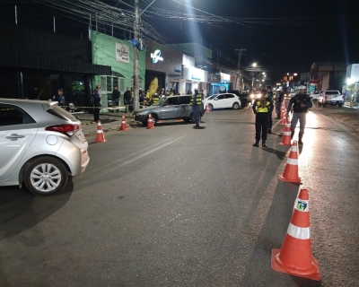 Operao Lei Seca prende quatro motoristas embriagados e remove 53 veculos em Cuiab