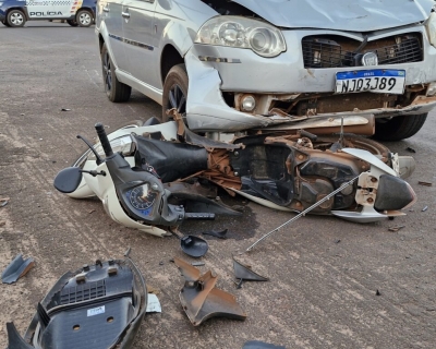 Coliso entre carro e moto deixa uma mulher morta em Tangar da Serra