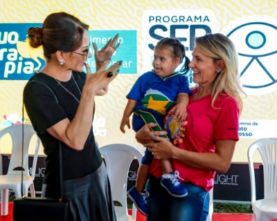 Primeira-dama, Setasc e Sefaz entregam cheque do Nota MT para Apae de Sorriso nesta tera-feira (1)