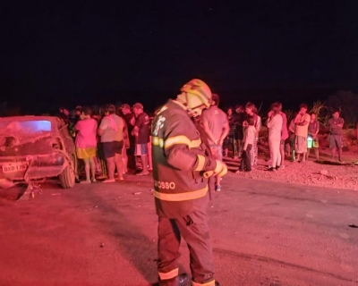 Corpo de Bombeiros atende acidente de tr�nsito envolvendo dois ve�culos em Primavera do Leste