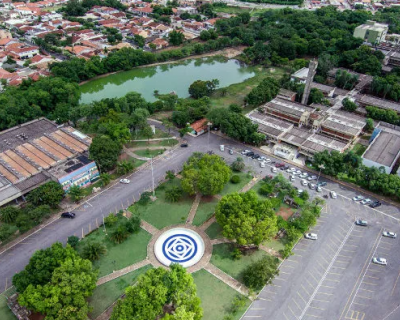 Estudante da UFMT  ameaado por colega no estacionamento do campus