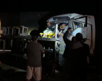 Acidente com trs carretas e motociclista deixa motorista preso s ferragens em Lucas do Rio Verde