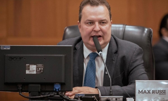 Deputado Max anuncia erro de veto e PLC que promove militares deve voltar � AL