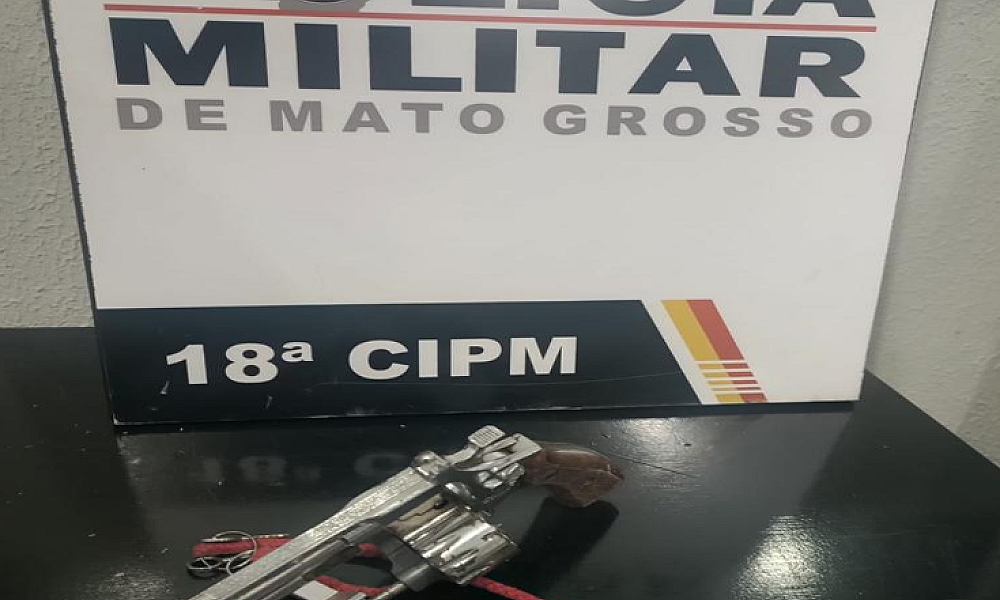 Polícia Militar prende homem por porte ilegal de arma de fogo em São José do Rio Claro