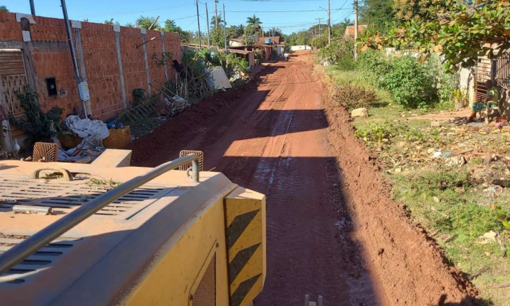 Viação e Obras intensifica serviços de recuperação viária em diversos bairros de Várzea Grande