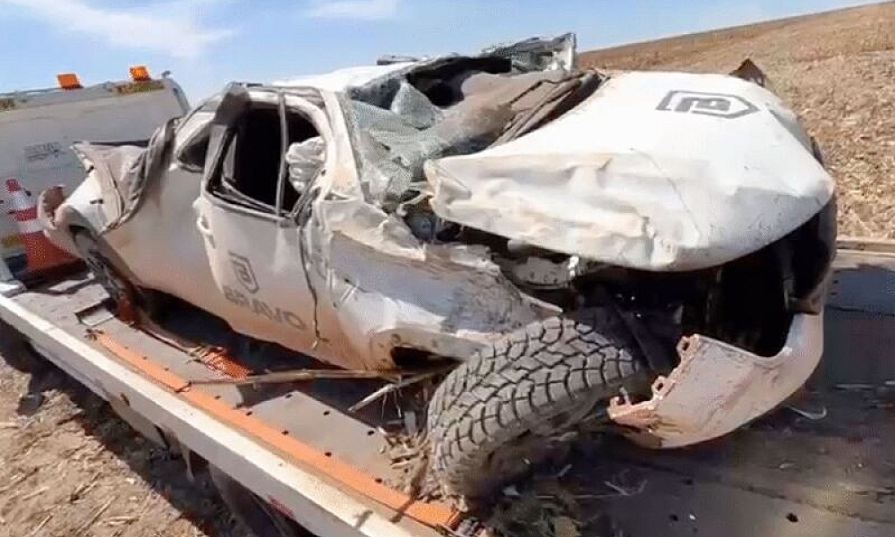 Jovem morre após capotar carro ao desviar de animal na 242