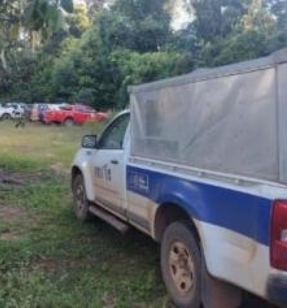 Menino de 12 anos morre ao cair em vala aberta pela prefeitura quando brincava com amigos