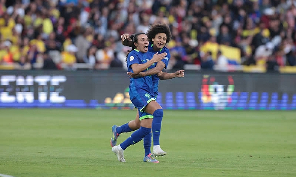 Brasil é campeão da América pela 9ª vez após vitória nos pênaltis contra a Colômbia 