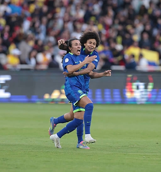 Brasil é campeão da América pela 9ª vez após vitória nos pênaltis contra a Colômbia 