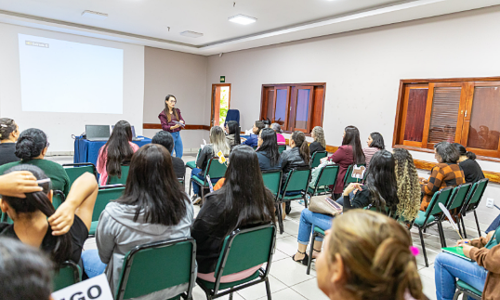 Professores de Cuiabá recebem formação para aprimorar ensino da escrita