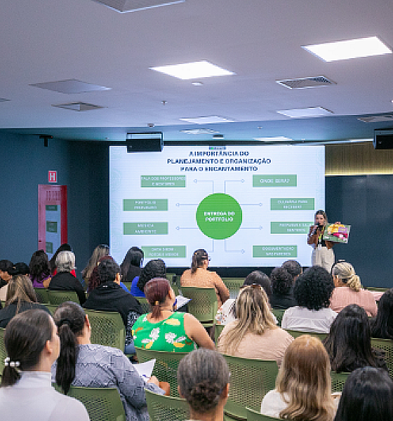 Coordenadores de escolas de Cuiabá participam de curso sobre documentação pedagógica na primeira infância