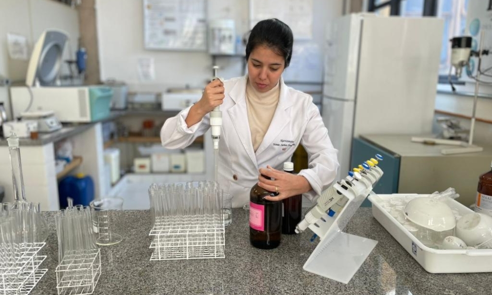 Pesquisadora de MT desenvolve bebida láctea fermentada com frutos nativos do bioma brasileiro