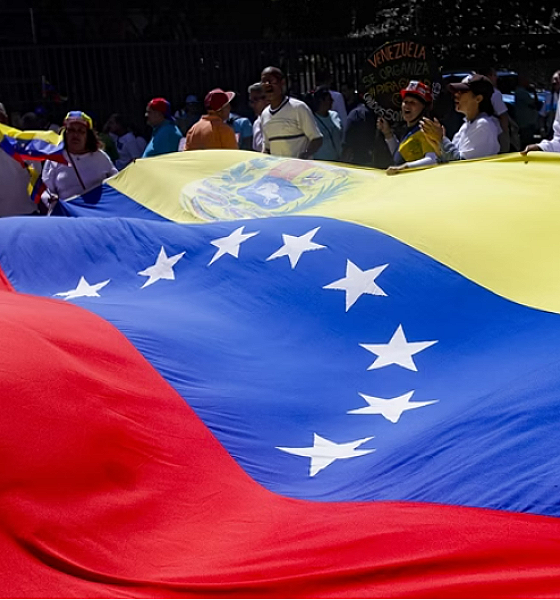 Urnas são fechadas após 12 horas de votação nas eleições da Venezuela