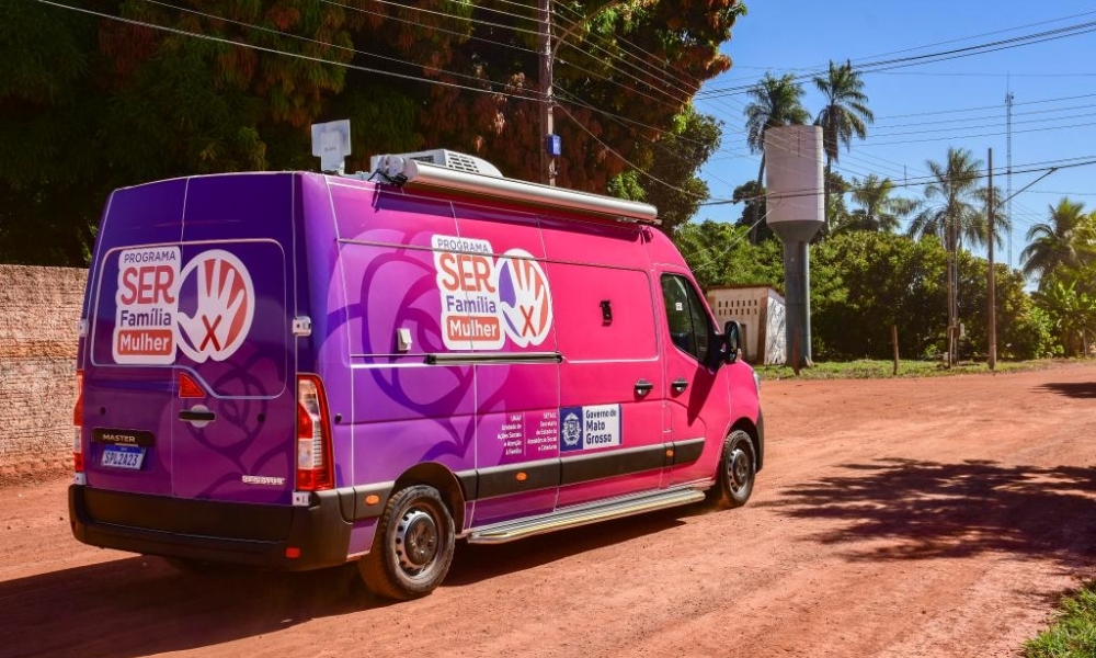 Van Rosa do SER Família Mulher reforça políticas de prevenção e proteção às mulheres no Estado