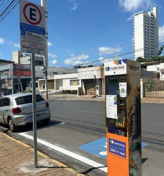 Estacionamento rotativo: Emanuel tenta derrubar lei que assegura gratuidade às pessoas com deficiência e idosos