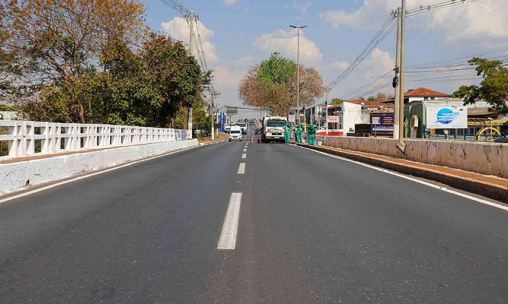 Prefeitura intensifica limpeza e manutenção em bairros e vias de Várzea Grande