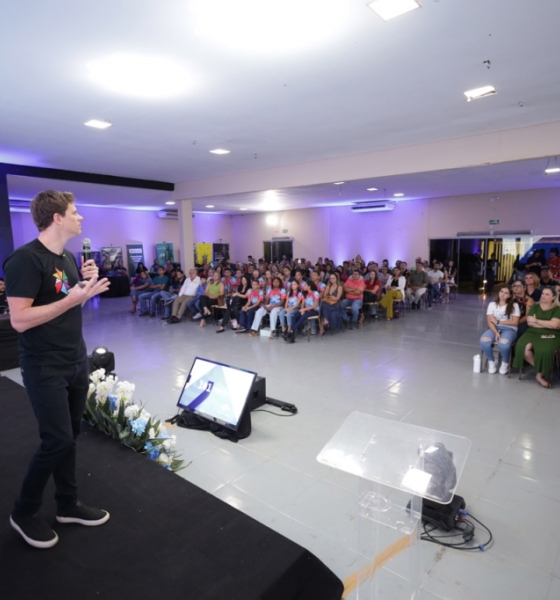 Palestra de César Cielo promove transformação para mais de mil pessoas da região Sul de MT
