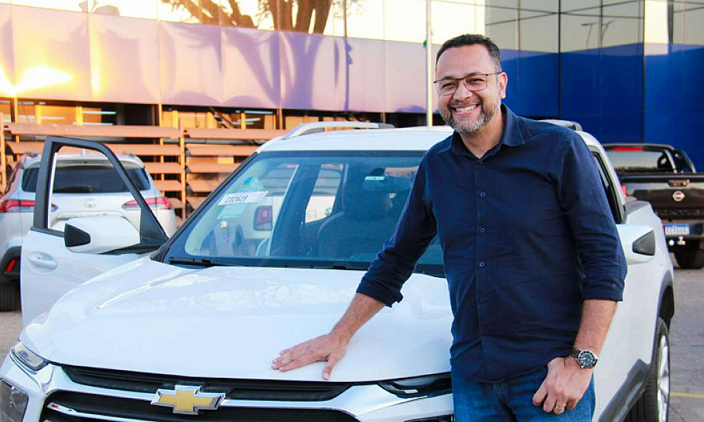 Várzea Grande recebe caminhonete para reforçar ações da agricultura familiar