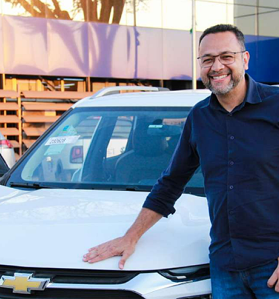 Várzea Grande recebe caminhonete para reforçar ações da agricultura familiar