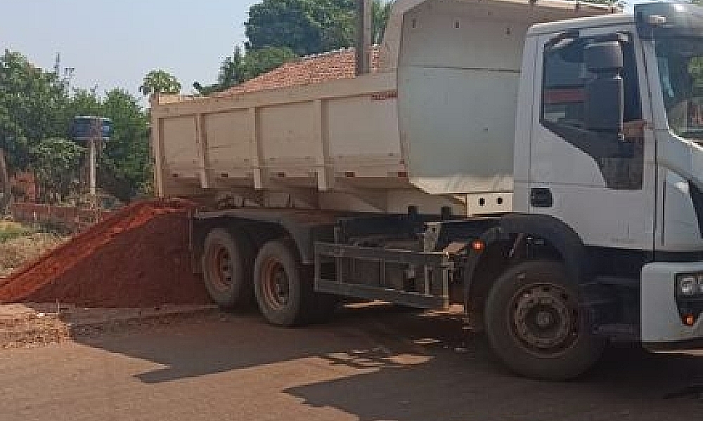 Servidor é preso usando caminhão de Prefeitura em obra privada