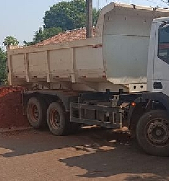 Servidor é preso usando caminhão de Prefeitura em obra privada