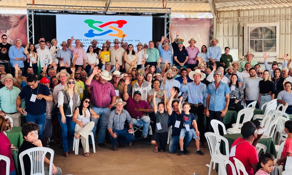 Seaf e Empaer entregam certificados de inspeção a produtores em abertura de exposição agropecuária