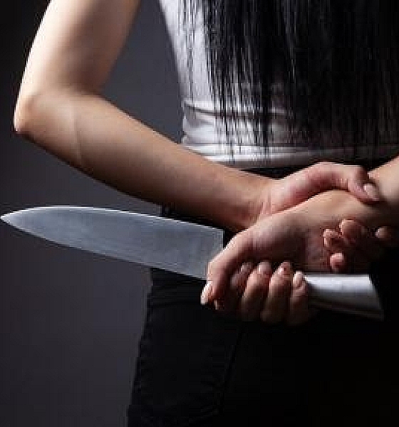 Mulher esfaqueia marido após descobrir relação dele com psicóloga