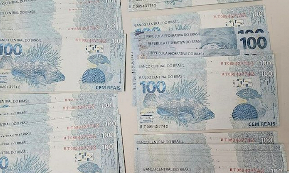 Mulher é presa pela Polícia Federal em MT após receber encomenda de notas falsas pelos Correios