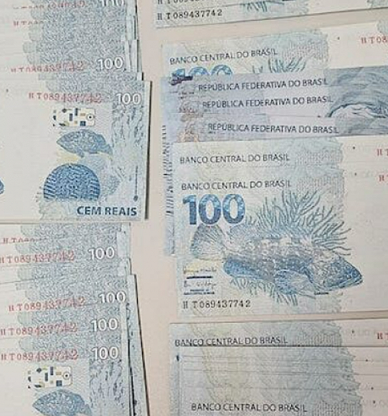 Mulher é presa pela Polícia Federal em MT após receber encomenda de notas falsas pelos Correios