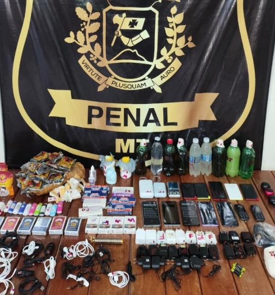 Polícia Penal flagra homem jogando celulares para dentro de cadeia feminina