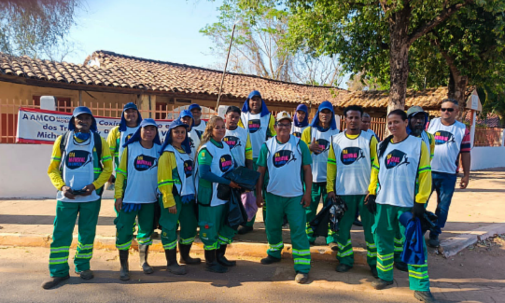 Cuiabá intensifica limpeza de ruas e praças no Dia Mundial da Limpeza