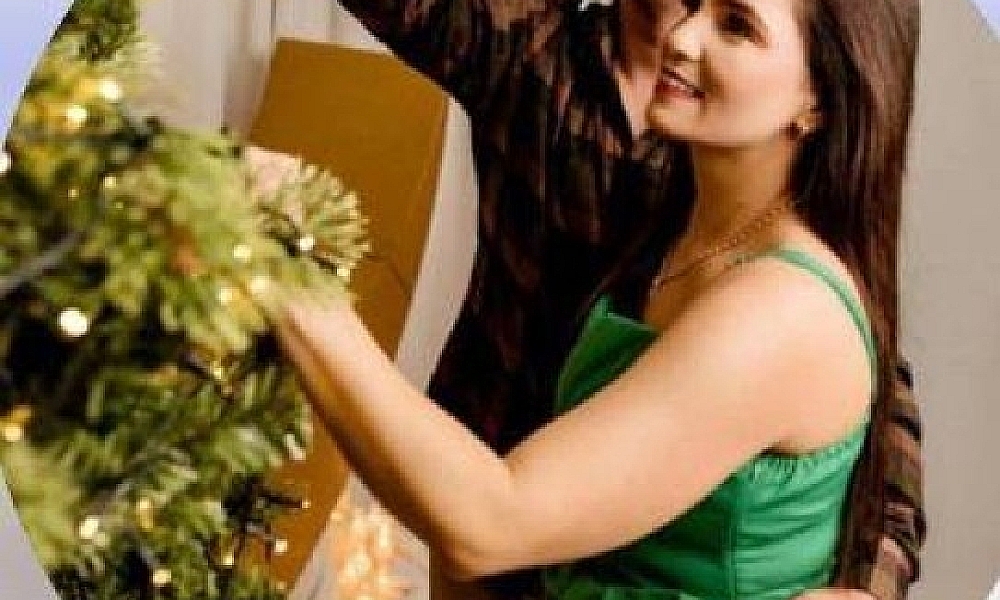 Esposa de policial suspeito de execução se entrega à polícia em Cuiabá