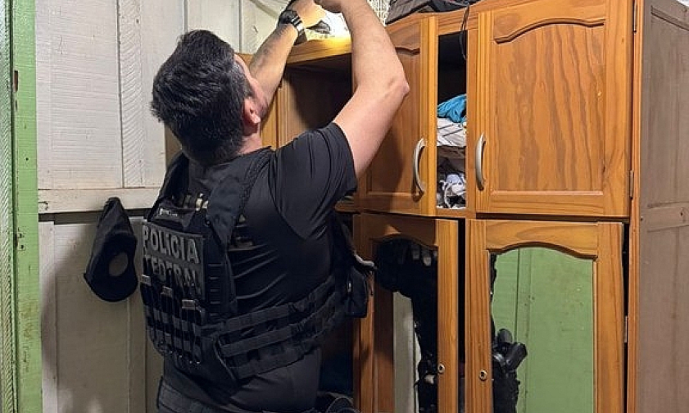 Polícia Federal prende suspeito de armazenar material de exploração infantil em Mato Grosso