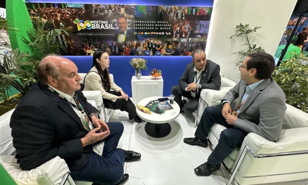 Governo de MT se reúne com três empresas aéreas na Argentina e articula rota internacional