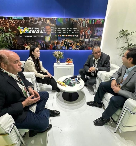 Governo de MT se reúne com três empresas aéreas na Argentina e articula rota internacional